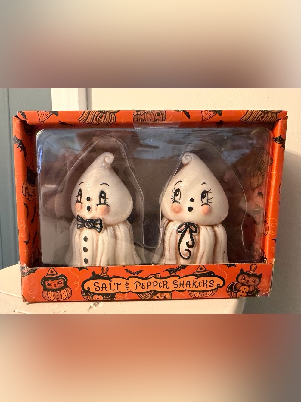 Johanna Parker Halloween Salt & Pepper Shakers - Picture 3 of 3